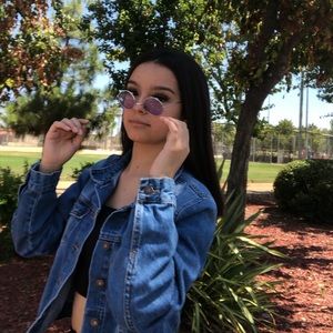 Meet your Posher, Alison